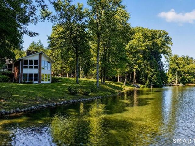House for sale in Long Hill, Trumbull