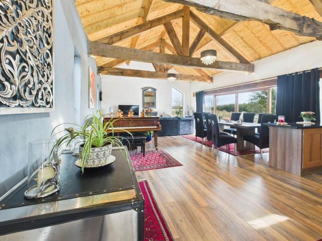 Farm for sale in Loughglinn