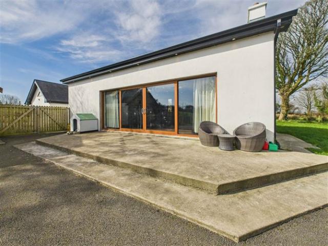 Farm for sale in Loughglinn