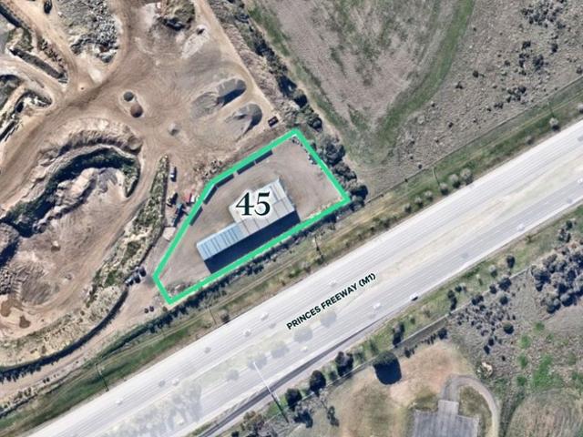 Warehouse for rent in Lara, Victoria