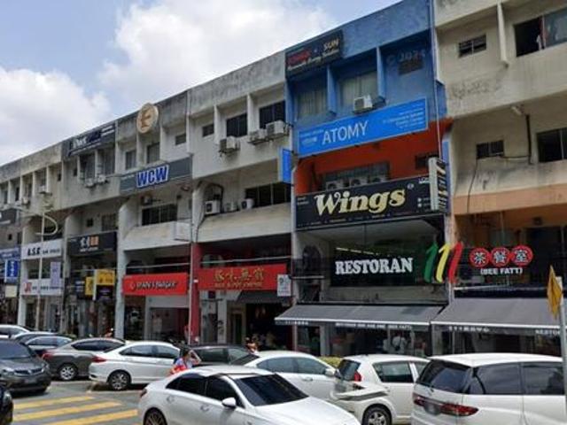 Shop for rent in Malaka