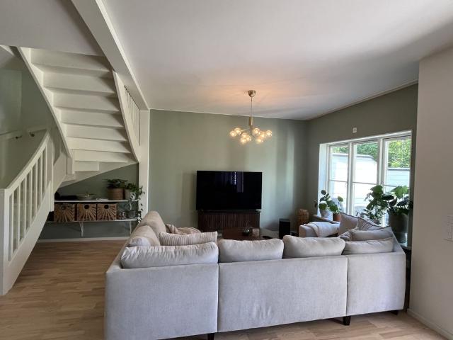 Hus hyra i Ekeby-Almby, Örebro län