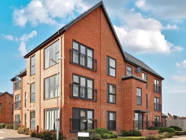 House for sale in Littlecote, West Sussex