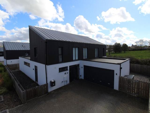 Apartment for rent in Bronllys
