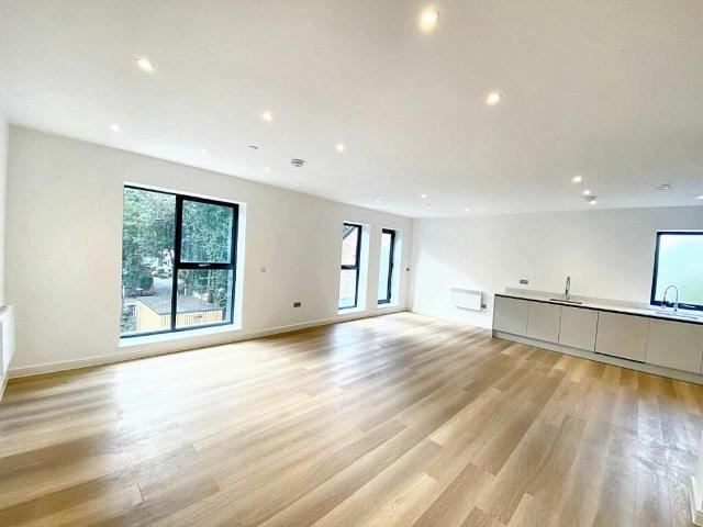 Apartment for rent in Bermondsey Village, Greater London