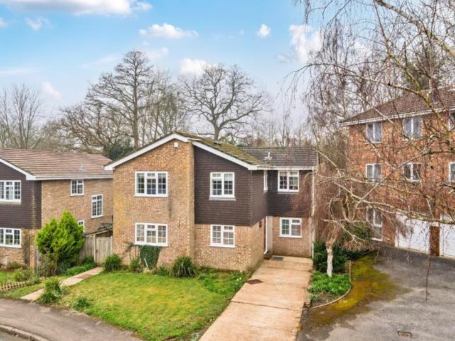 House for rent in Perryfields, West Sussex