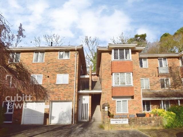 Apartment for rent in Perryfields, West Sussex