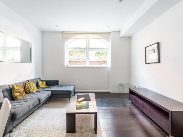 Apartment for rent in Highbury, Greater London
