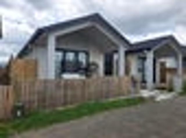 Townhouse for rent in Awhitu