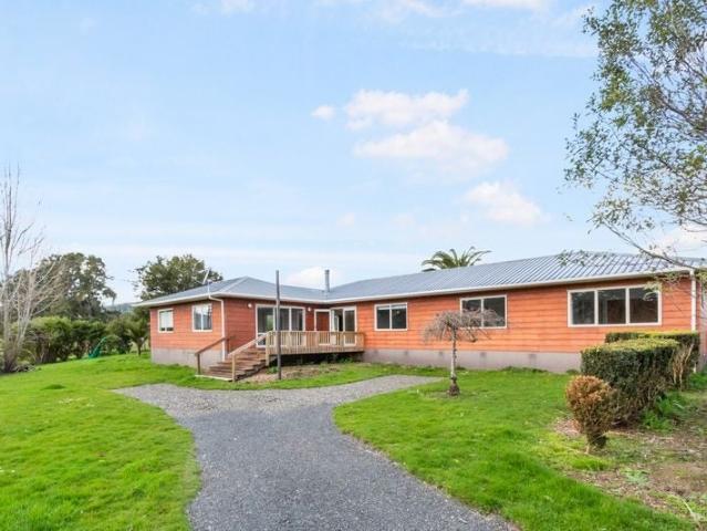 House for rent in Awhitu, Oroua County