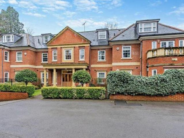 House for sale in Ascot
