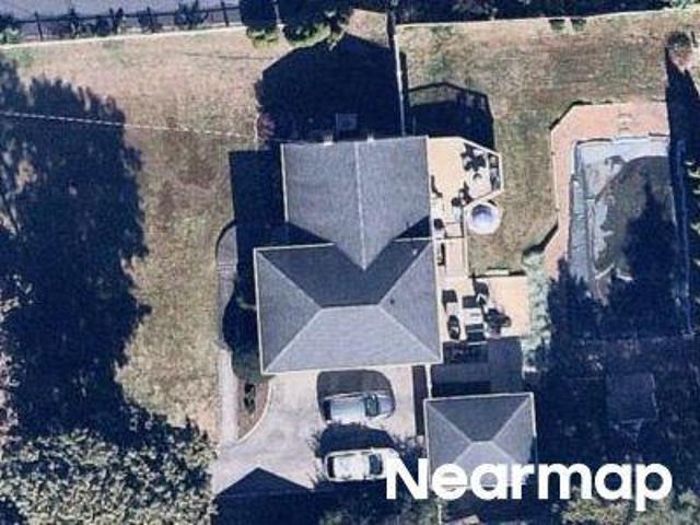 House for sale in Commack