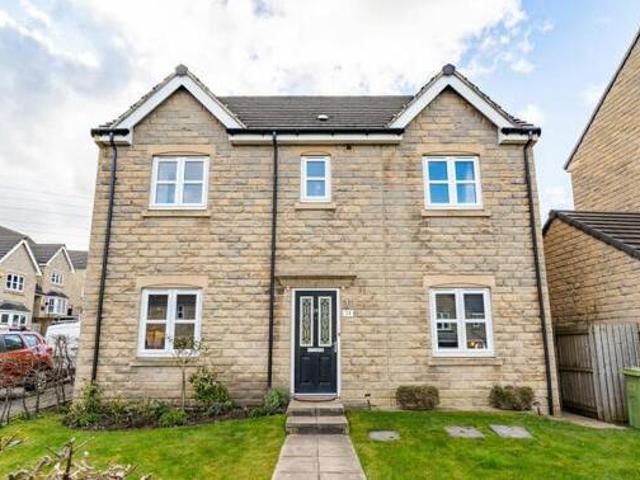 House for sale in Huddersfield, West Yorkshire