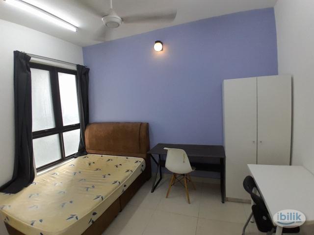 Room for rent in Petaling, Alam Impian