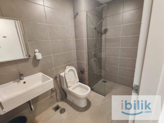 Room for rent in Petaling, Alam Impian