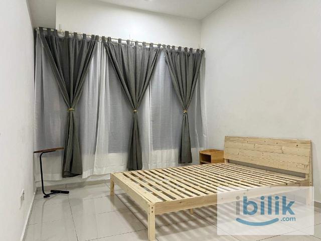 Room for rent in Petaling, Alam Impian