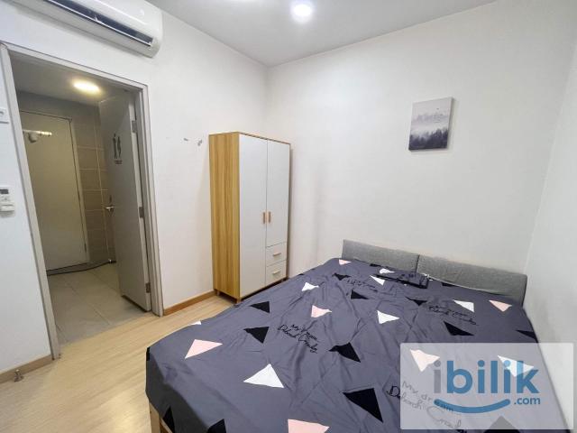 Room for rent in Petaling, Alam Impian