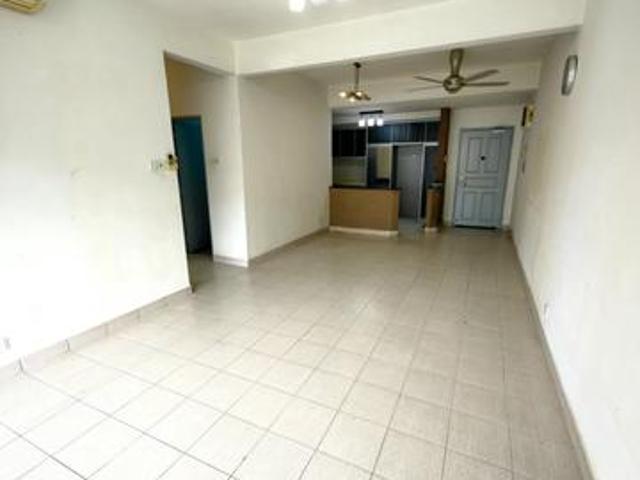Apartment for sale in Petaling, Damansara Damai