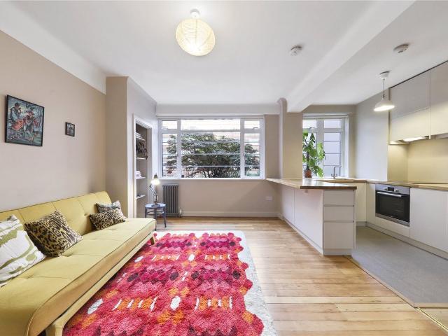 Studio for rent in Balham, Greater London