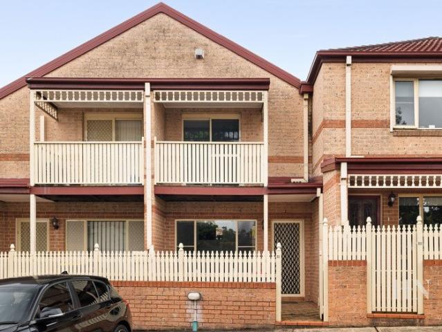 Townhouse for rent in Sydney, New South Wales