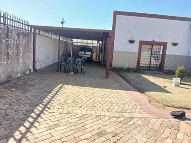 House for sale in Mohlakeng, Gauteng