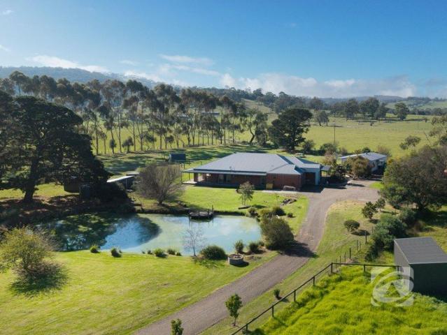 Cottage for sale in Camerons Creek, Victoria