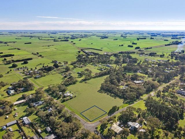 Land for sale in Kirkstall, Victoria