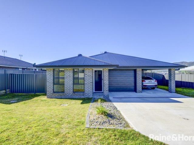 Duplex for sale in Kootingal, New South Wales