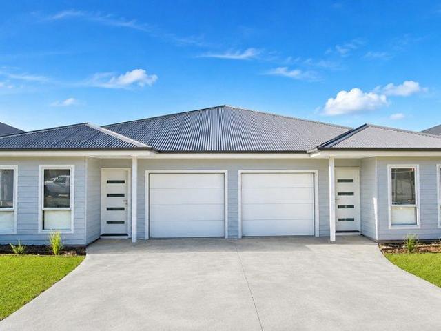 Duplex for sale in Sussex Inlet, New South Wales