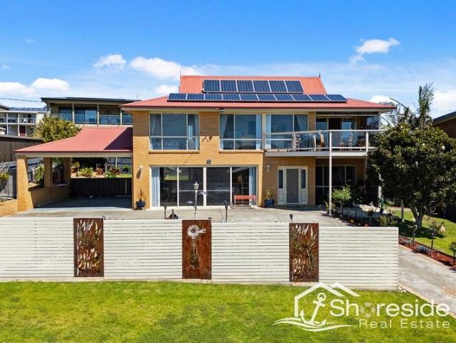 House for sale in Lake Tyers Beach, Victoria