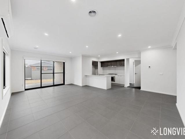 House for rent in Mount Atkinson, Melbourne