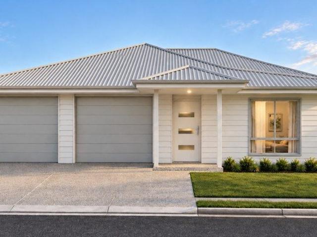Cottage for sale in Morayfield, Greater Brisbane