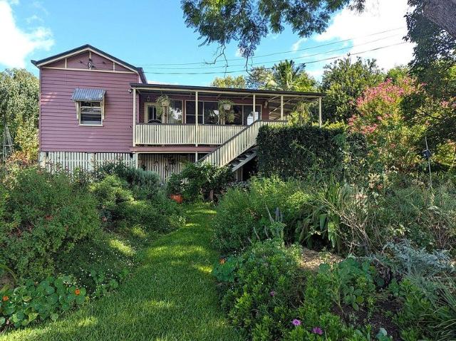 Cottage for sale in Flagstone Creek, Queensland