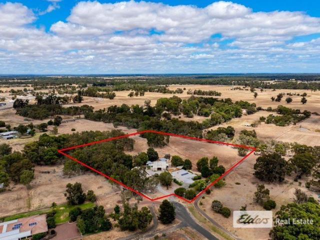 Cottage for sale in Dardanup West, Western Australia