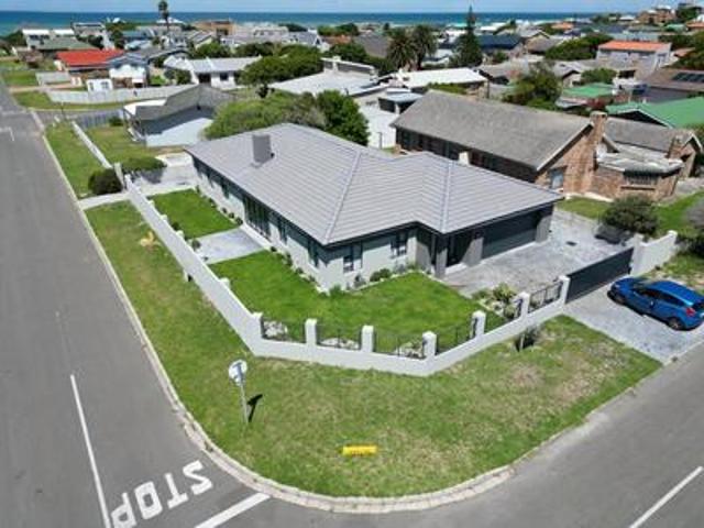 House for sale in Baardskeerdersbos, Western Cape