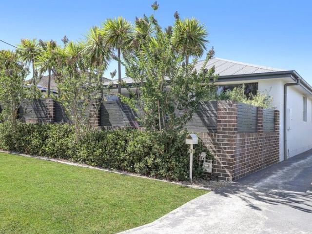 Villa for sale in Oak Flats Dc, New South Wales