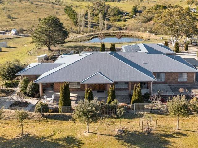 Cottage for sale in Queanbeyan, New South Wales
