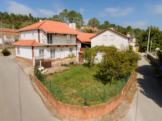 Vivenda venda em Porto De Mós, Leiria
