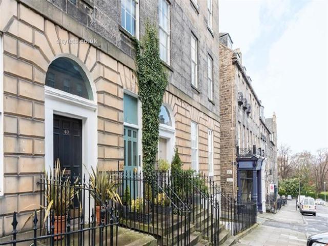 Flat for rent in New Town, Scotland
