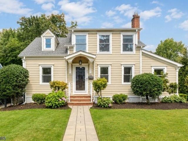 House for sale in Chatham, New Jersey