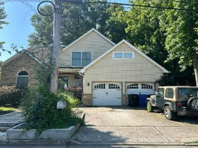 House for sale in Middletown