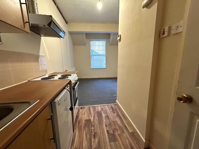 Studio for rent in The Cronehills, West Bromwich