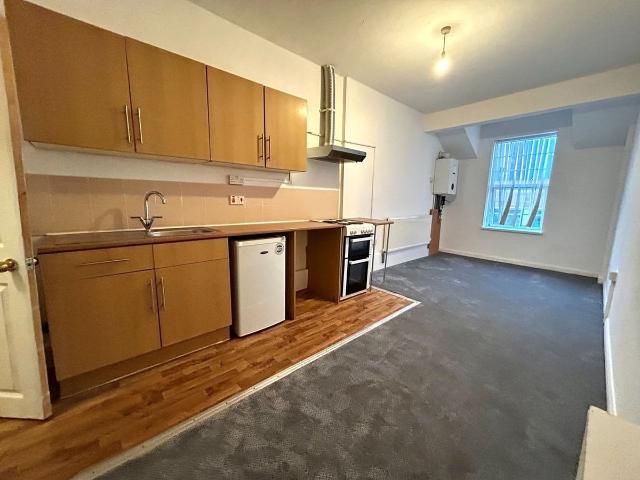 Studio for rent in The Cronehills, West Bromwich