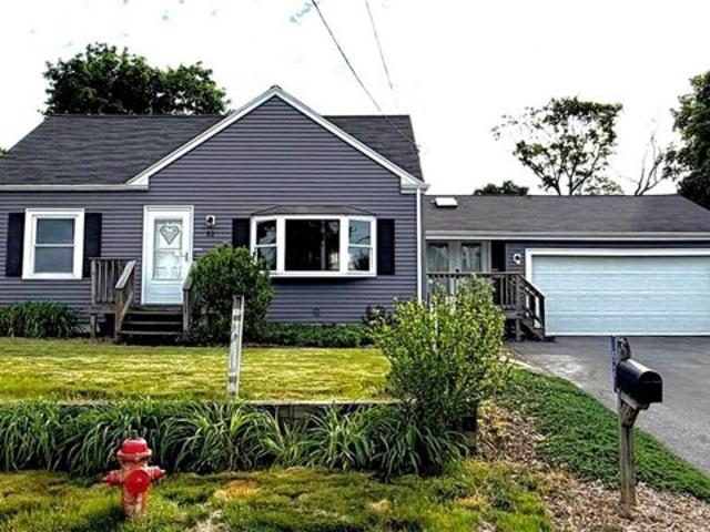 House for sale in Cumberland, Rhode Island