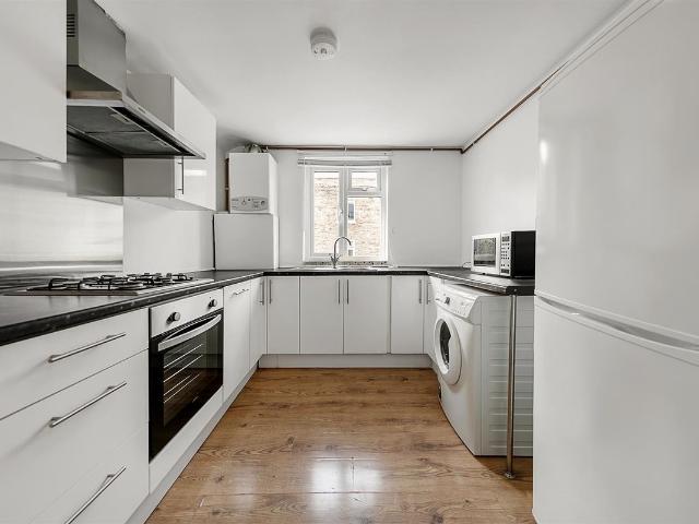 Apartment for rent in Stockwell, Greater London
