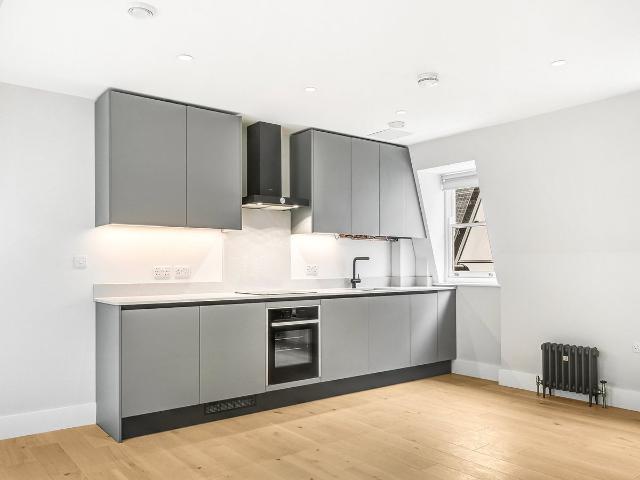 Apartment for rent in Soho, Greater London