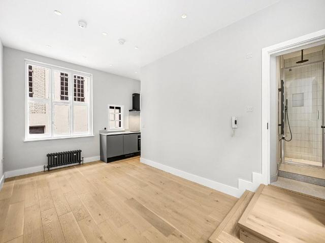 House for rent in Soho, Greater London