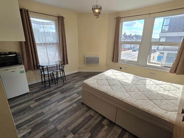 Studio for rent in Dudden Hill, Greater London