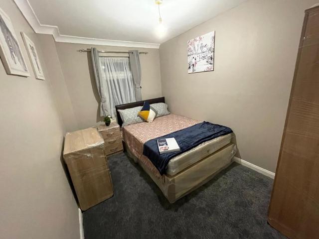 Room for rent in London Borough of Ealing, Greater London