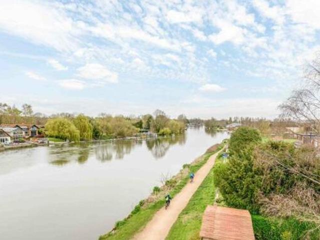 House for sale in Surrey, England